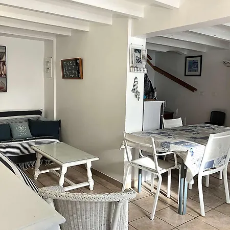 Danube Gilles Croix De Vie فيلة